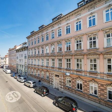 Helle Wohnung - Free Parking Bécs Kültér fotó